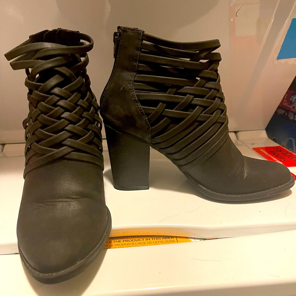 Braided ankle boot